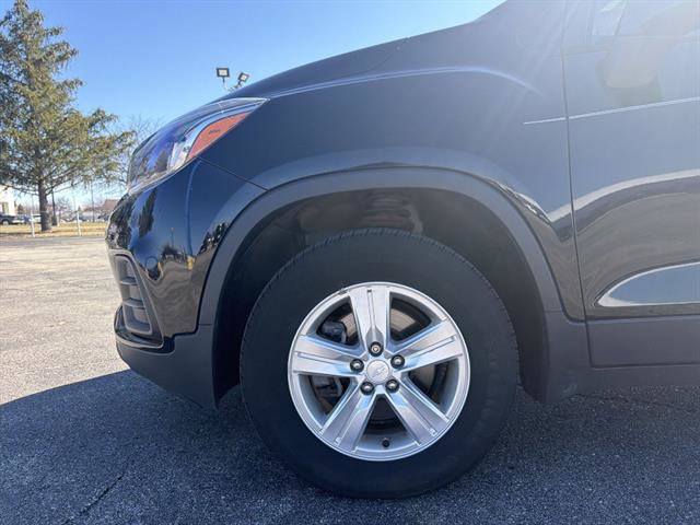 Used 2019 Chevrolet Trax LS image 39