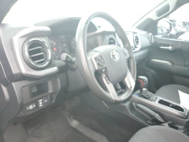 Used 2019 Toyota Tacoma TRD Sport w/ Technology Package AWD/4WD image 18