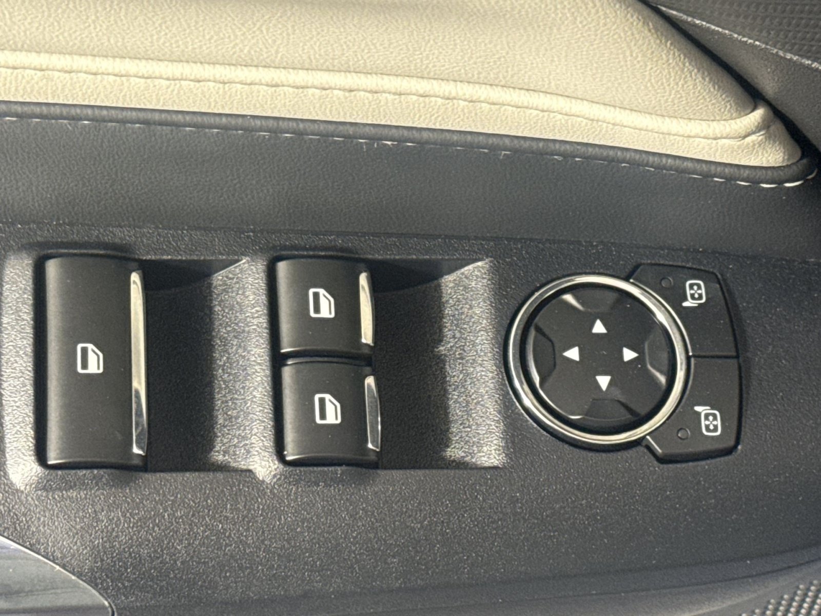 Used 2025 Ford Mustang GT Premium RWD image 15