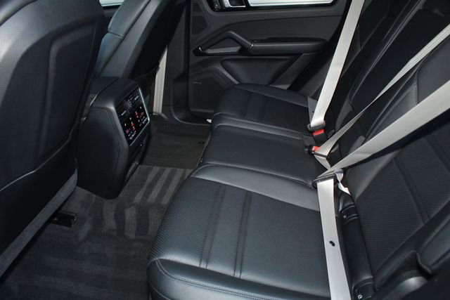 Certified 2023 Porsche Cayenne Platinum Edition w/ Assistance Package image 25