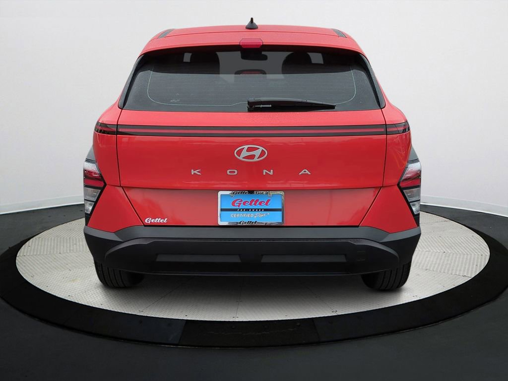 Certified 2025 Hyundai Kona SE image 5