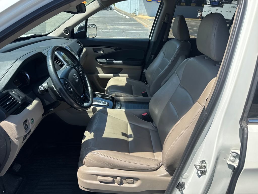 Used 2016 Honda Pilot Touring image 16