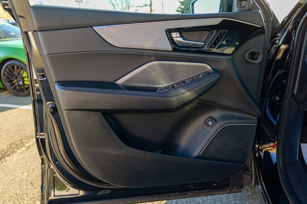 Used 2023 Acura MDX SH-AWD image 16