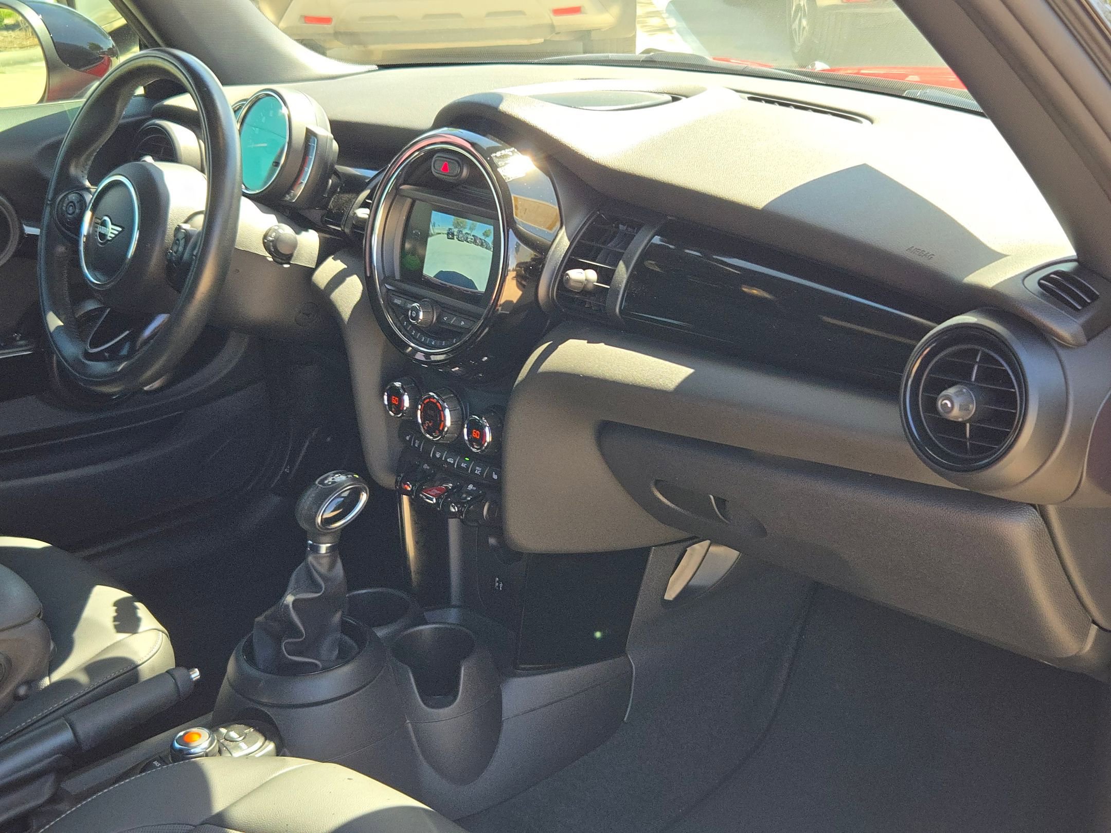 Used 2019 MINI Cooper 2-Door Hardtop image 27