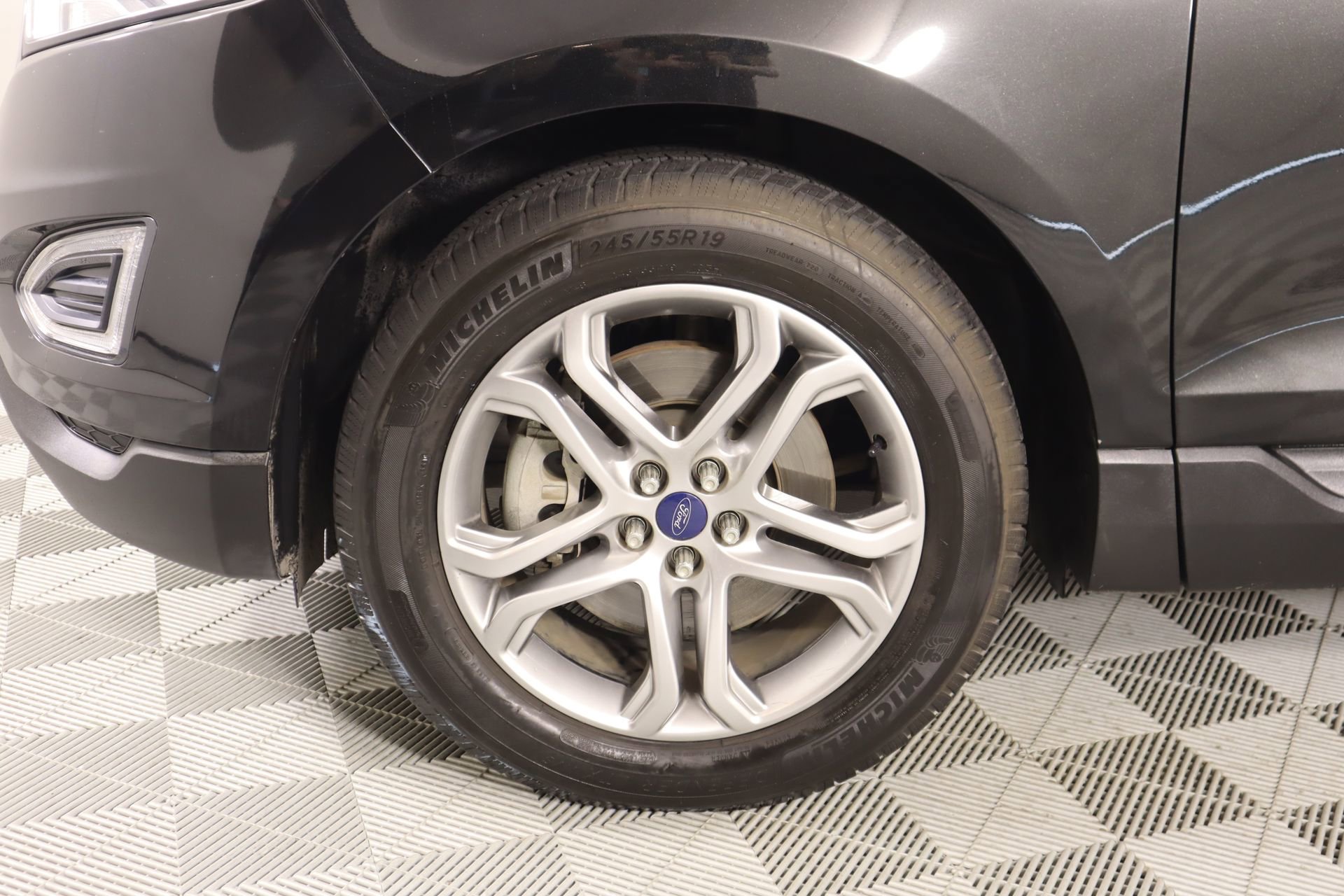 Used 2015 Ford Edge Titanium w/ Technology Package image 18