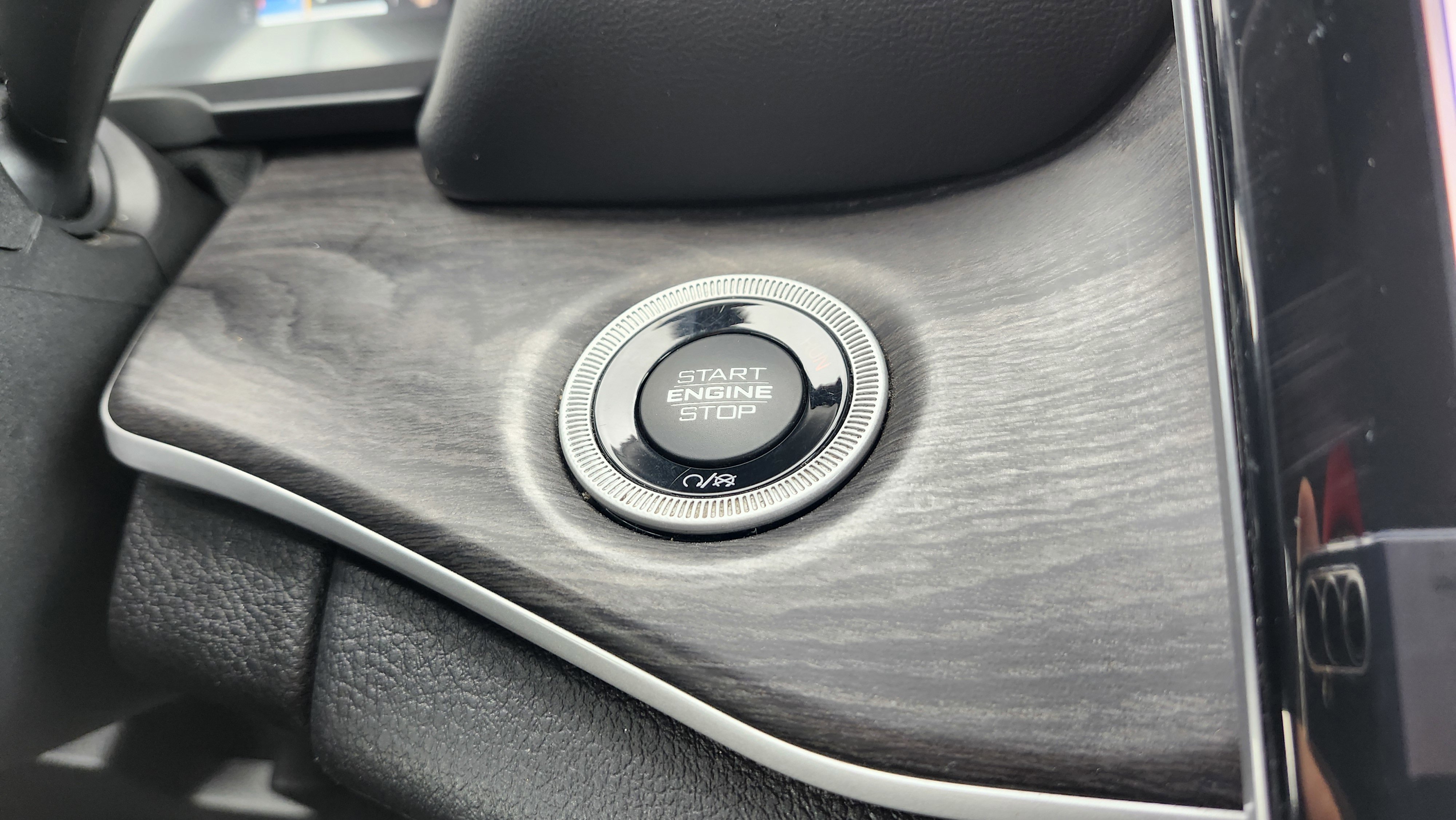 Used 2023 Jeep Grand Cherokee Limited image 9