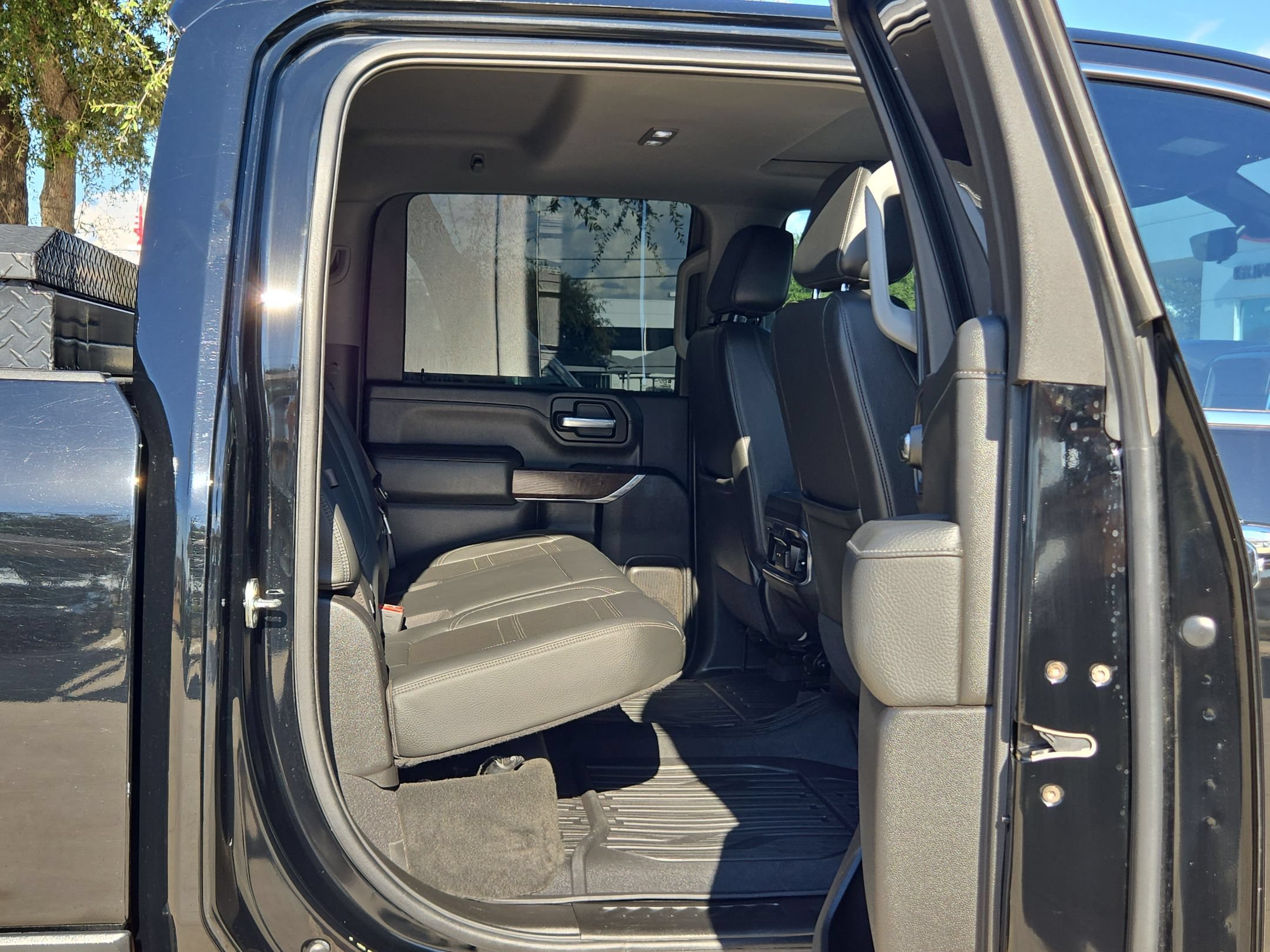 Used 2023 GMC Sierra 3500 Denali w/ Denali Ultimate Package AWD/4WD image 23