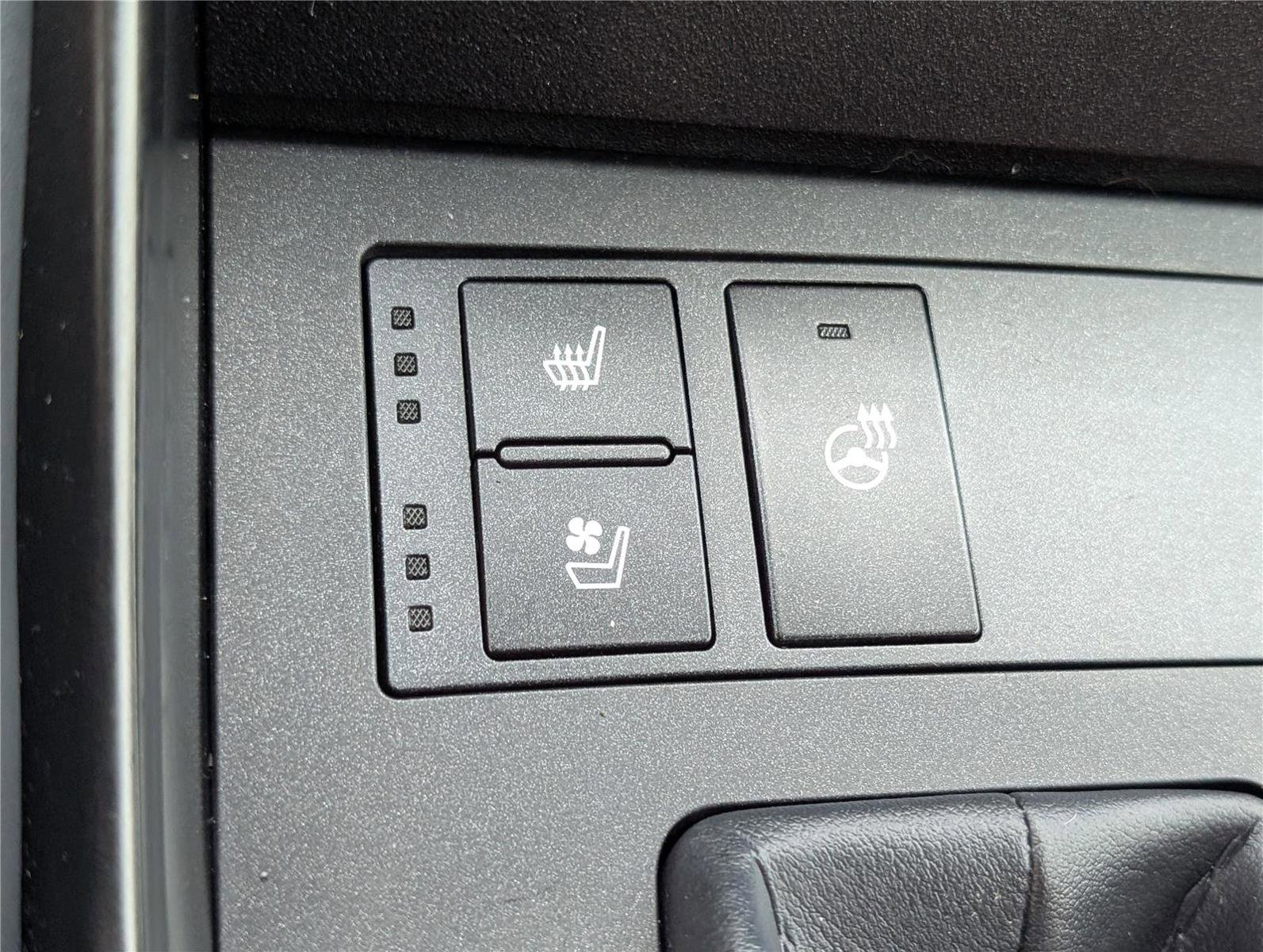 Used 2021 Lexus IS 300 AWD w/ Comfort Package image 27