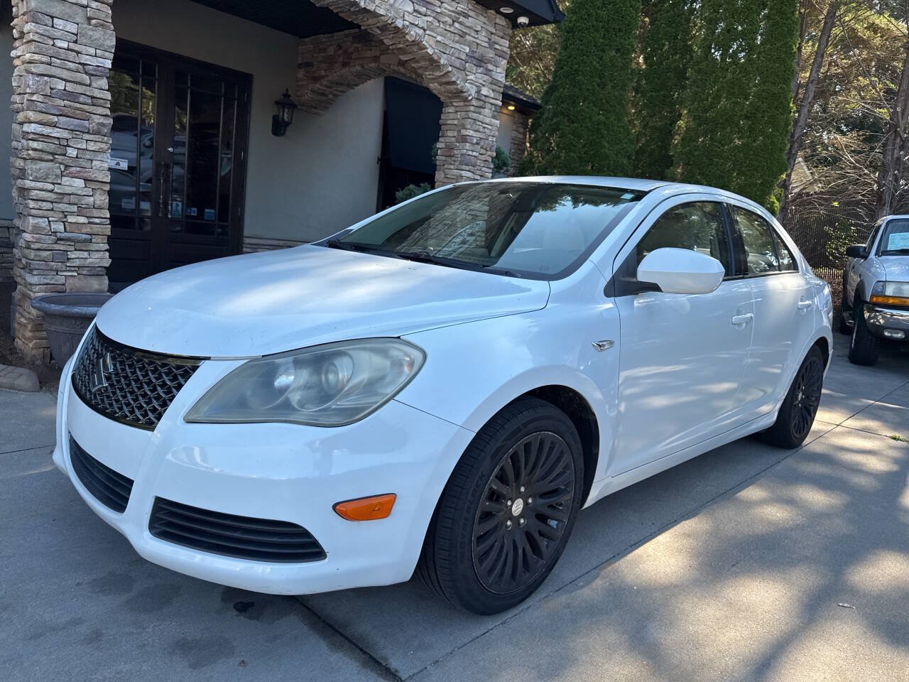 Used 2012 Suzuki Kizashi SE FWD image 4