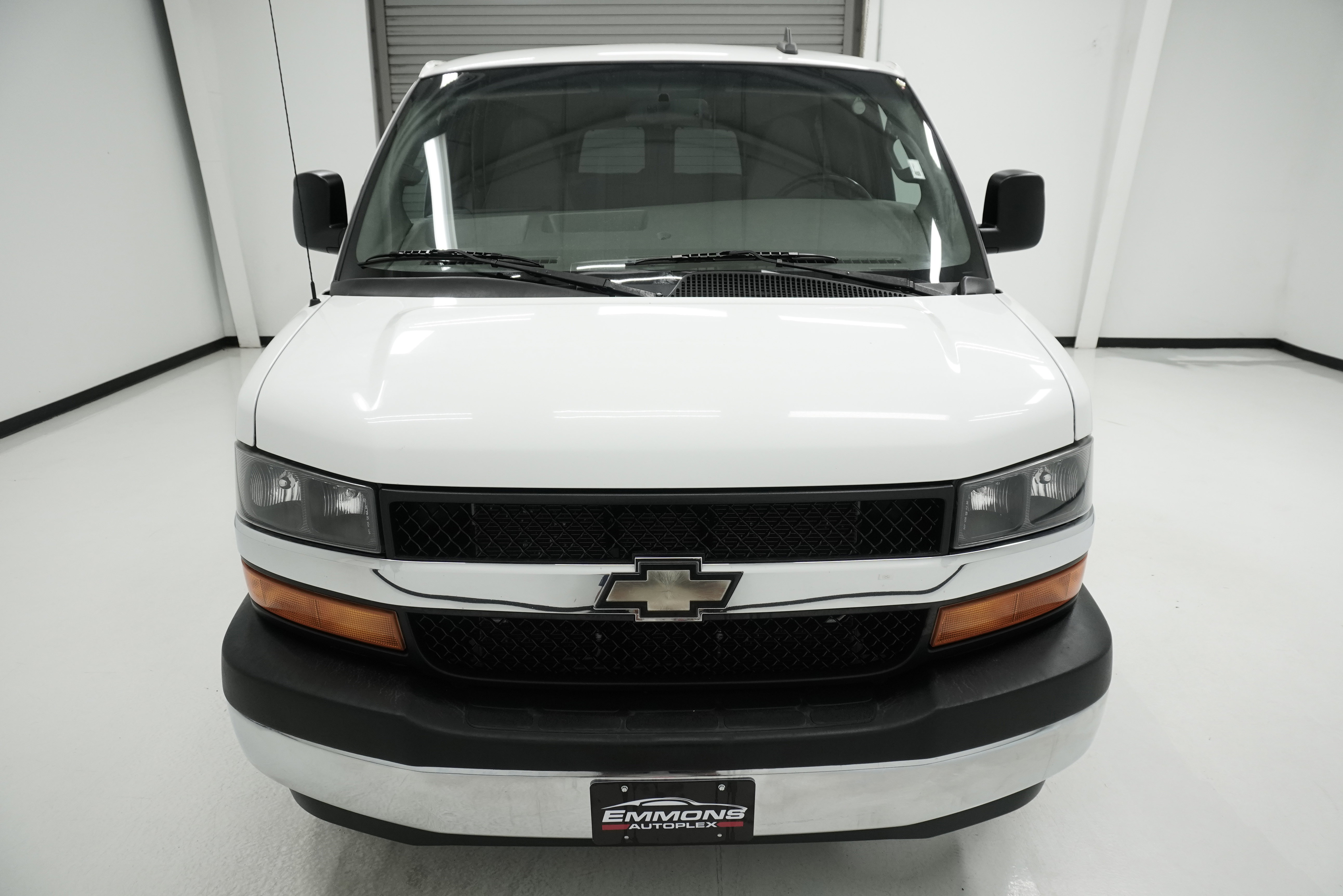Used 2017 Chevrolet Express 3500 LT w/ LT Preferred Equipment Group image 2