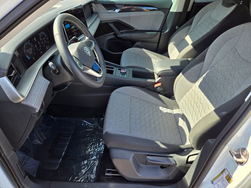 Certified 2025 Volkswagen Tiguan S AWD/4WD image 8