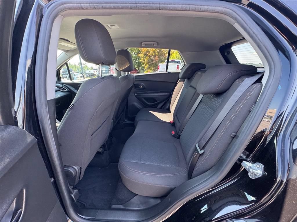 Used 2020 Chevrolet Trax LS w/ Tint and Cruise Package FWD image 11