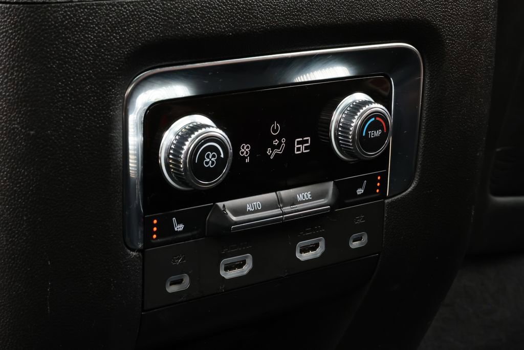 Used 2024 GMC Yukon Denali Ultimate AWD/4WD image 21