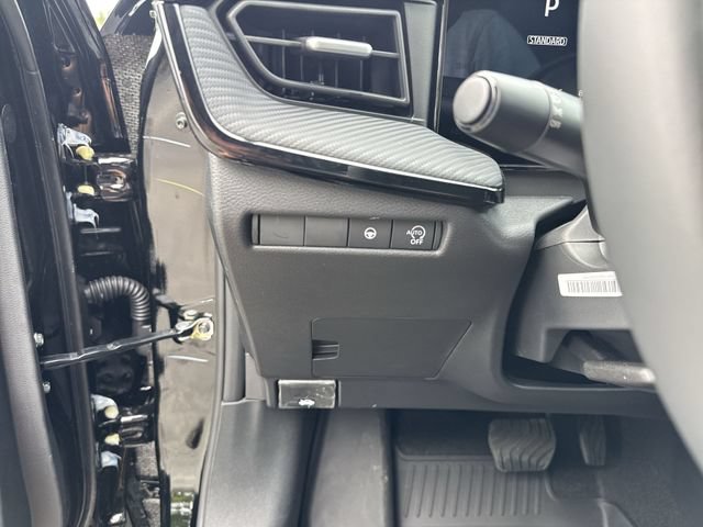 New 2026 Nissan Kicks SR FWD image 23