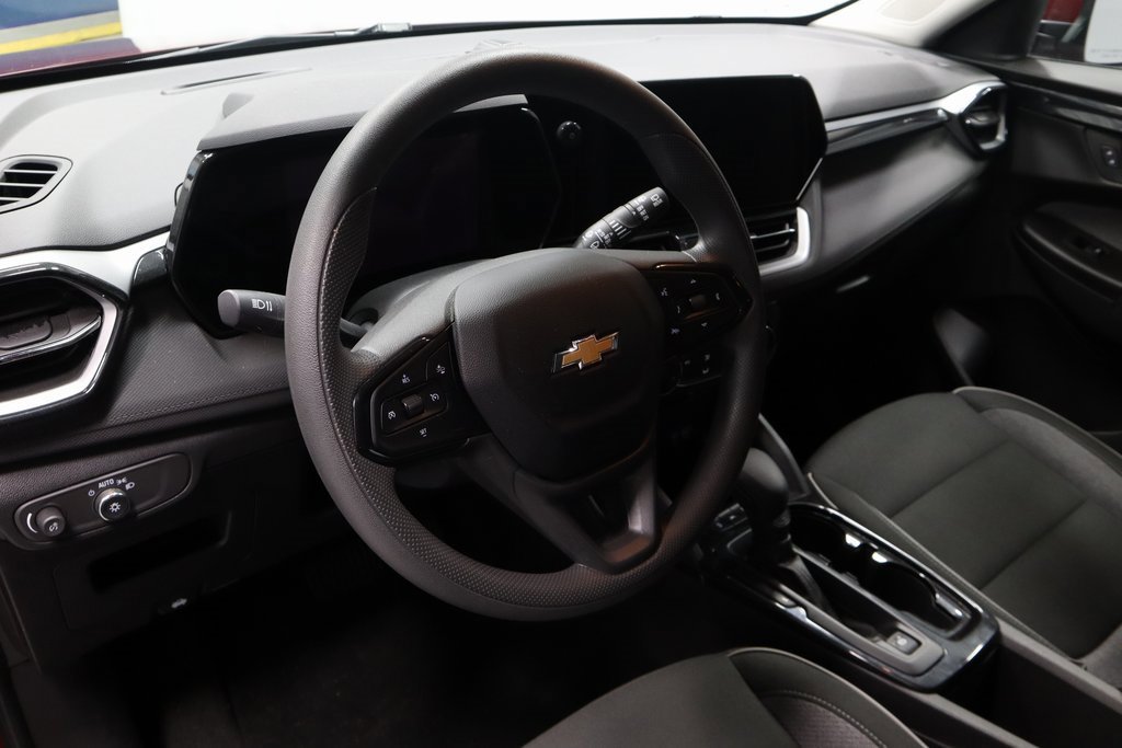 Used 2024 Chevrolet TrailBlazer LT w/ Driver Confidence Package image 24