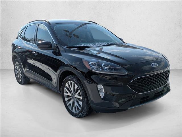 Certified 2022 Ford Escape Titanium w/ Class II Trailer Tow Package image 3