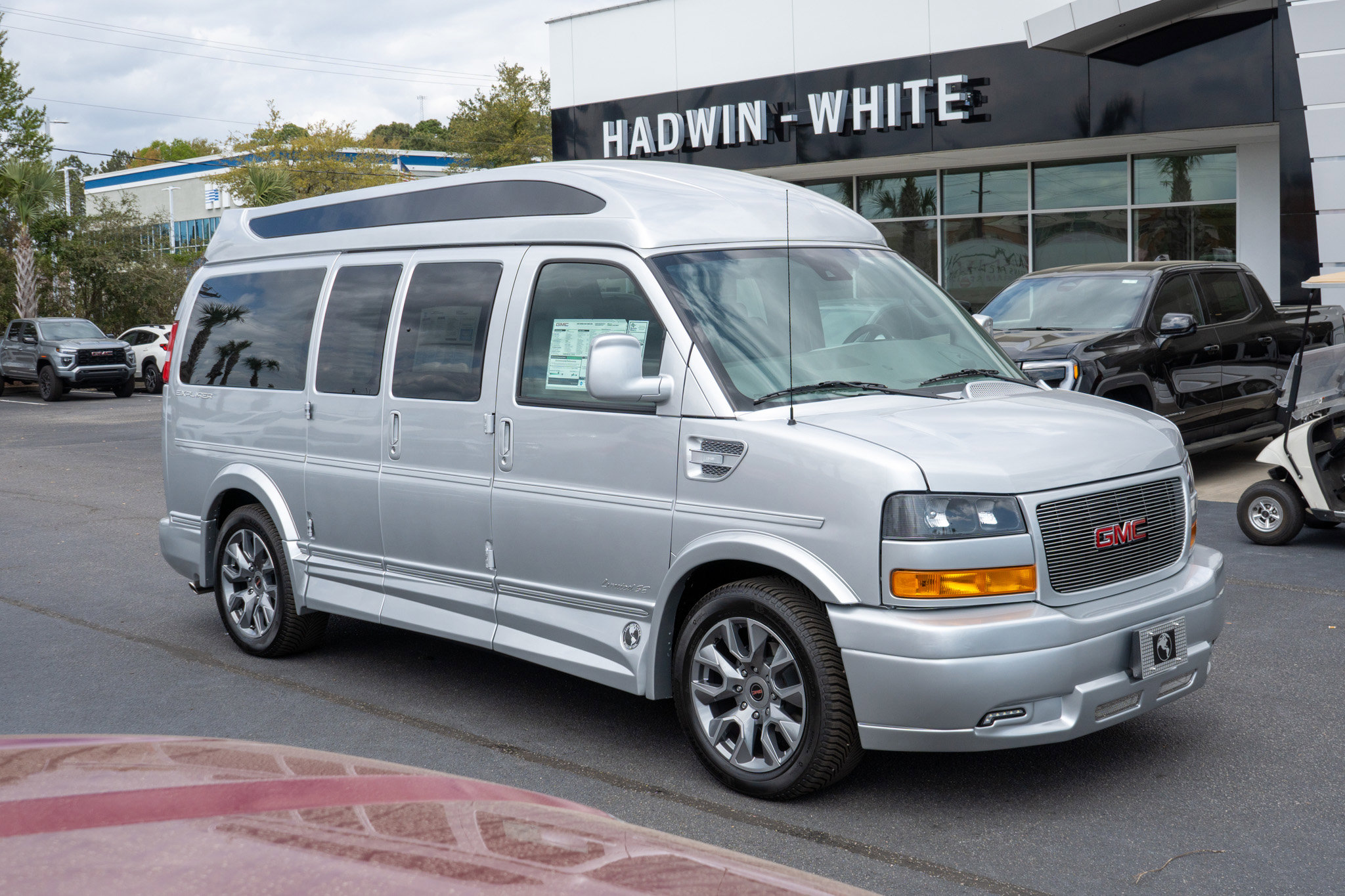 New 2026 GMC Savana 2500 w/ Driver Convenience Package image 1