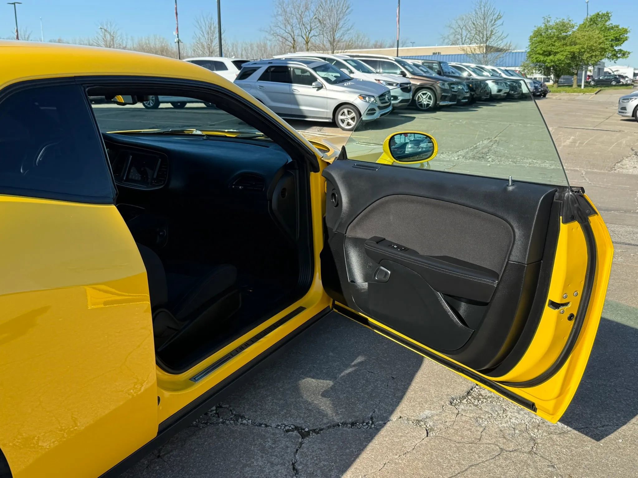 Used 2018 Dodge Challenger SXT w/ Driver Convenience Group RWD image 20
