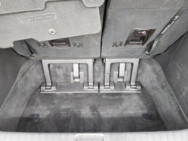 Used 2022 Kia Carnival EX FWD image 34