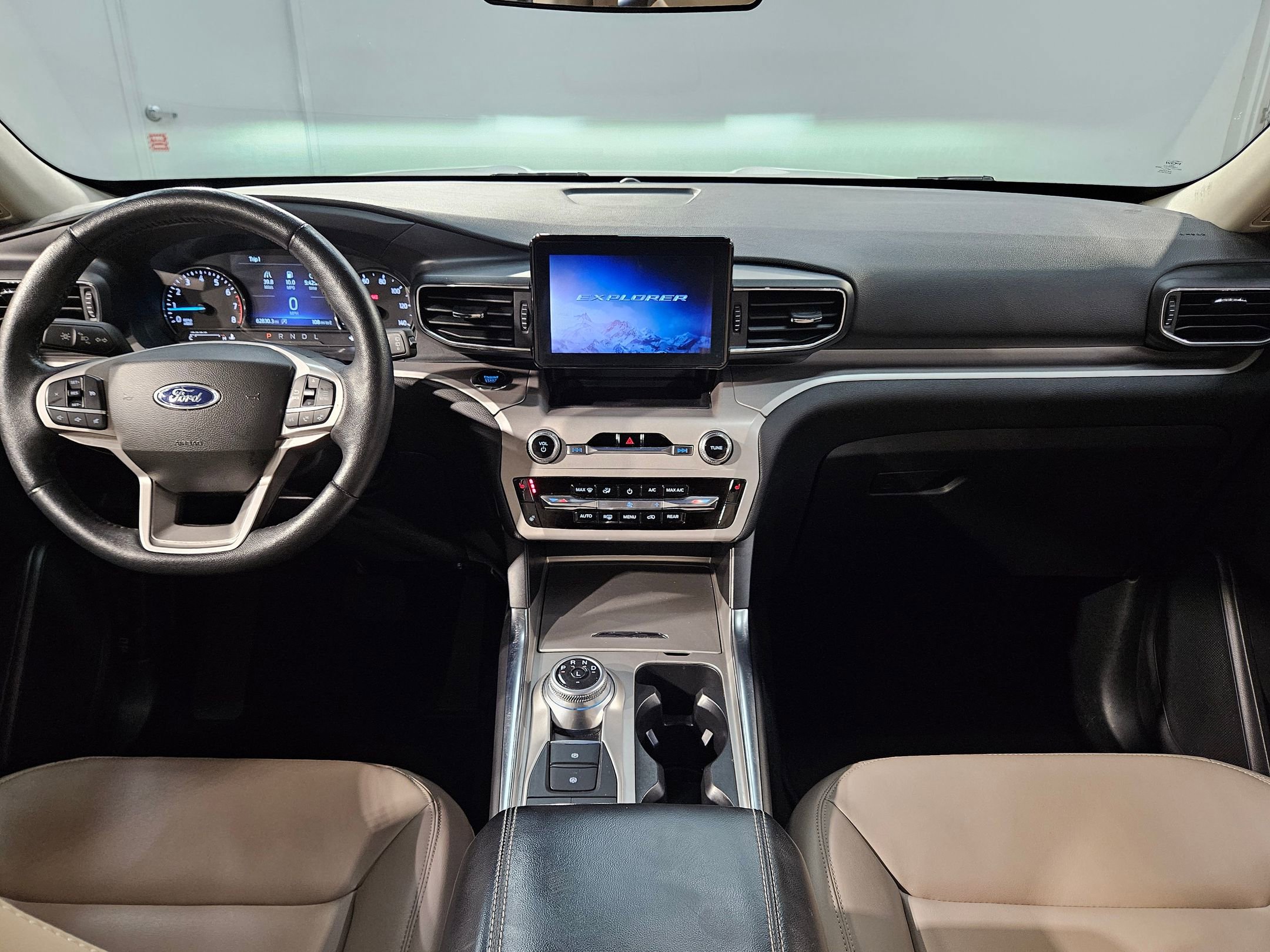 Used 2023 Ford Explorer XLT w/ Equipment Group 202A image 10