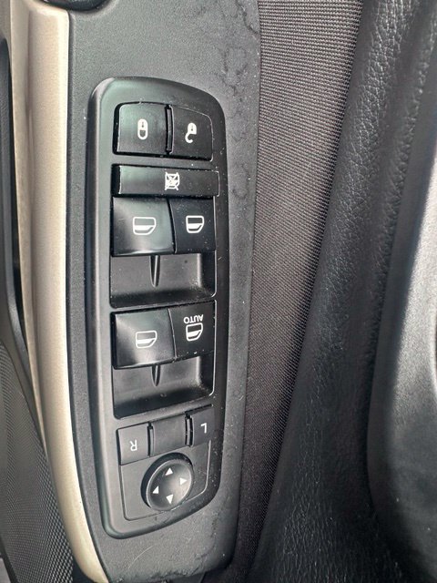 Used 2017 Jeep Cherokee Sport FWD image 11