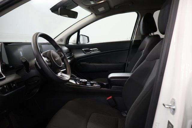 Used 2023 Kia Sportage LX AWD/4WD image 12