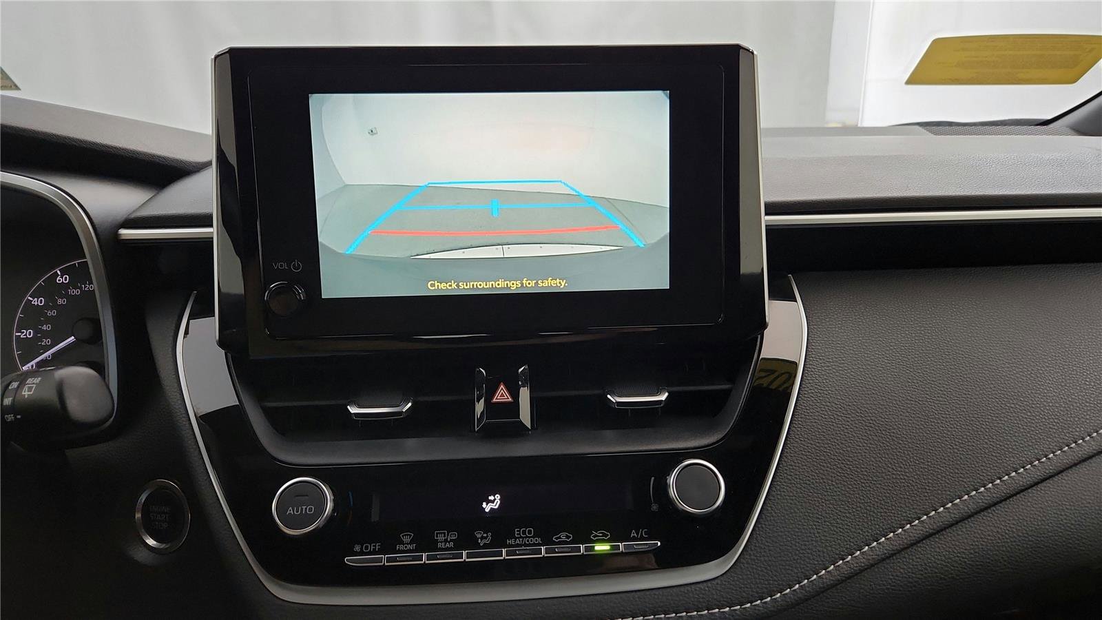 Used 2024 Toyota Corolla SE w/ SE Package image 31