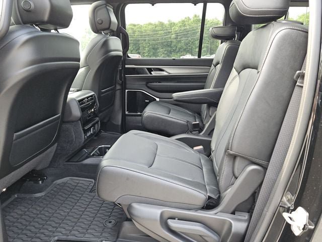 New 2026 Jeep Grand Wagoneer Limited AWD/4WD image 11