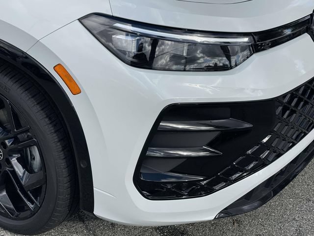 New 2026 Volkswagen Tiguan SE R-Line FWD image 28