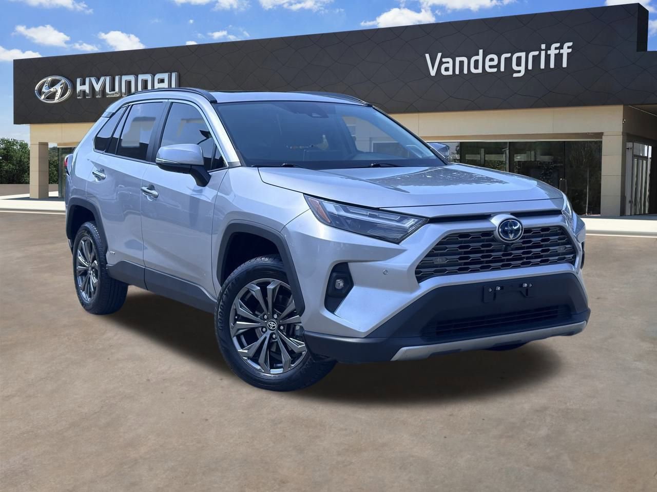 Used 2022 Toyota RAV4 Limited image 1