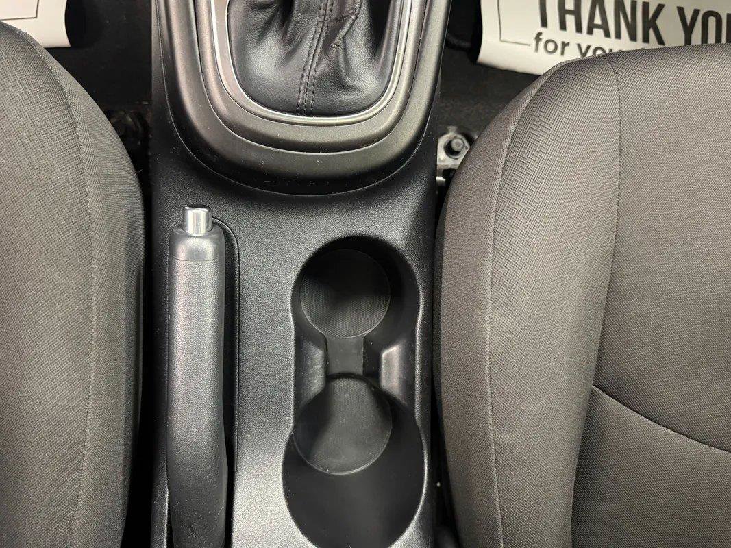 Used 2012 Kia Soul ! FWD image 11