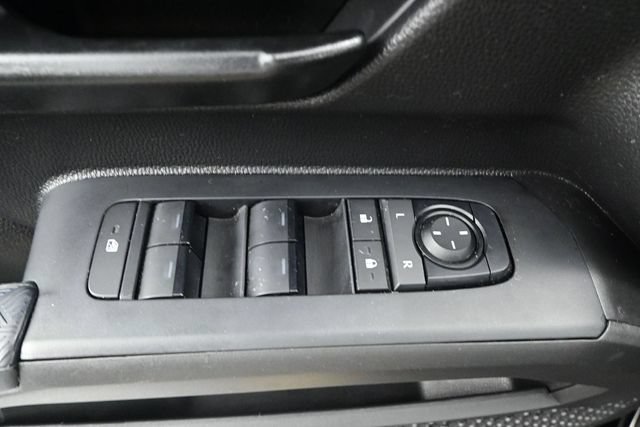 Used 2024 Toyota Tacoma SR5 AWD/4WD image 9