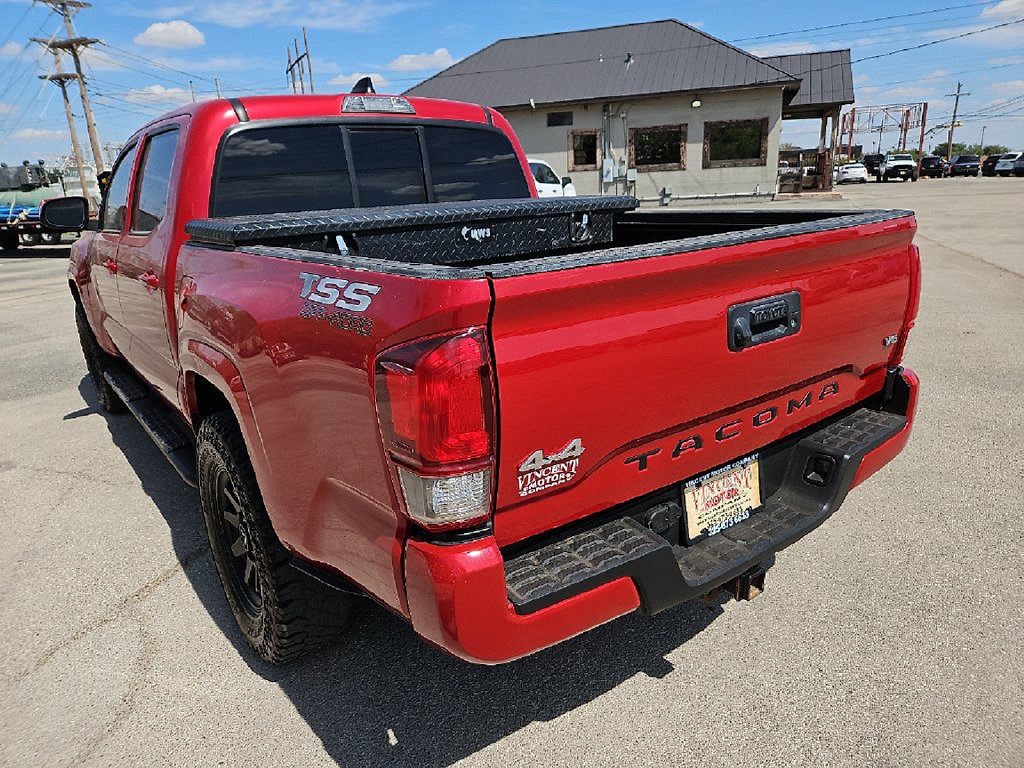 Used 2022 Toyota Tacoma SR AWD/4WD image 5