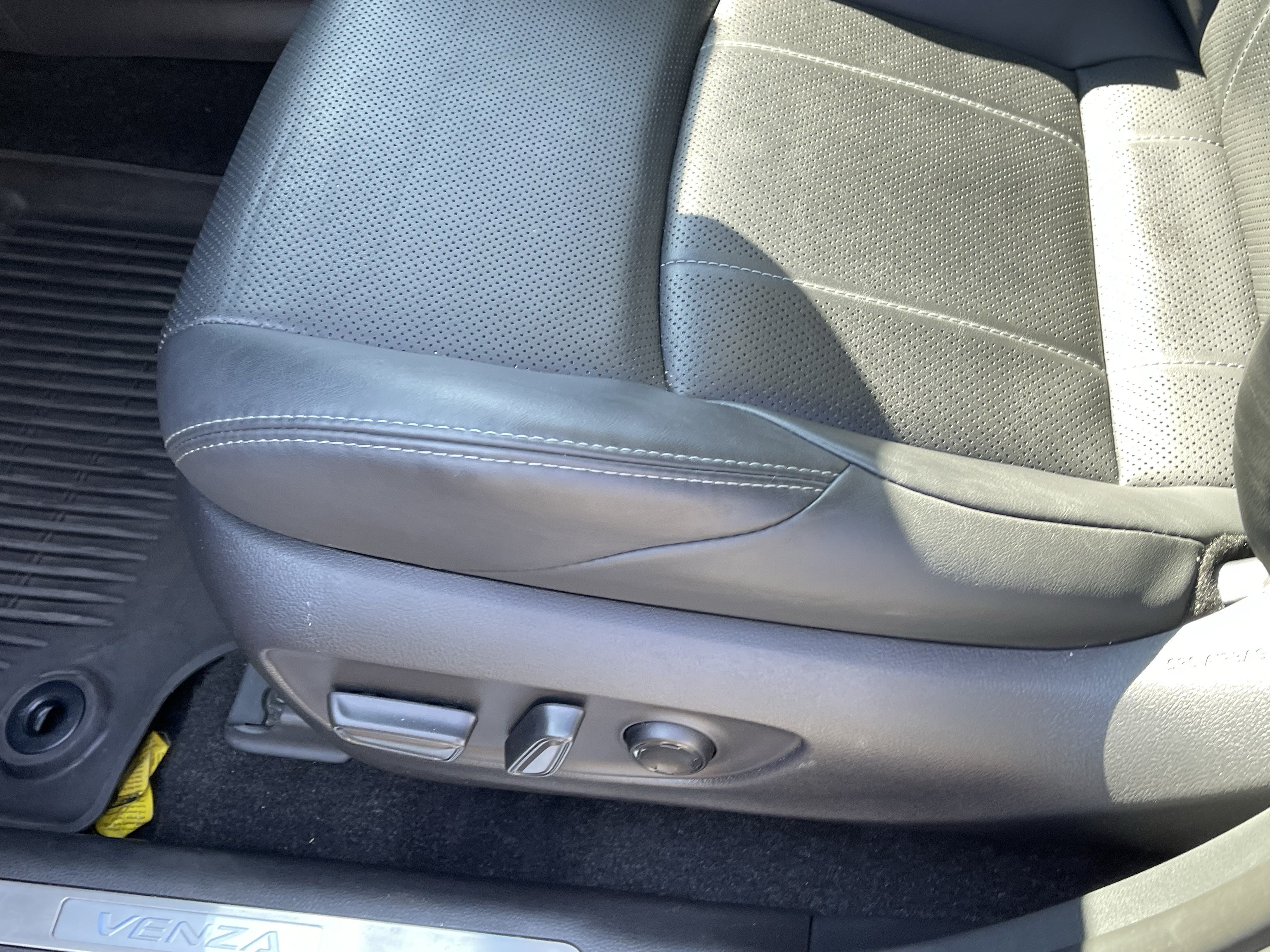 Certified 2023 Toyota Venza Limited AWD/4WD image 17