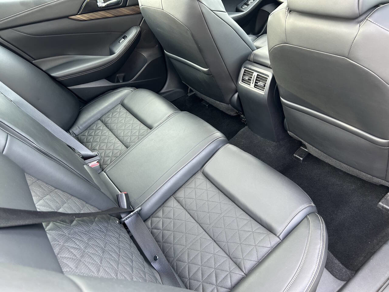 Used 2017 Nissan Maxima Platinum image 14