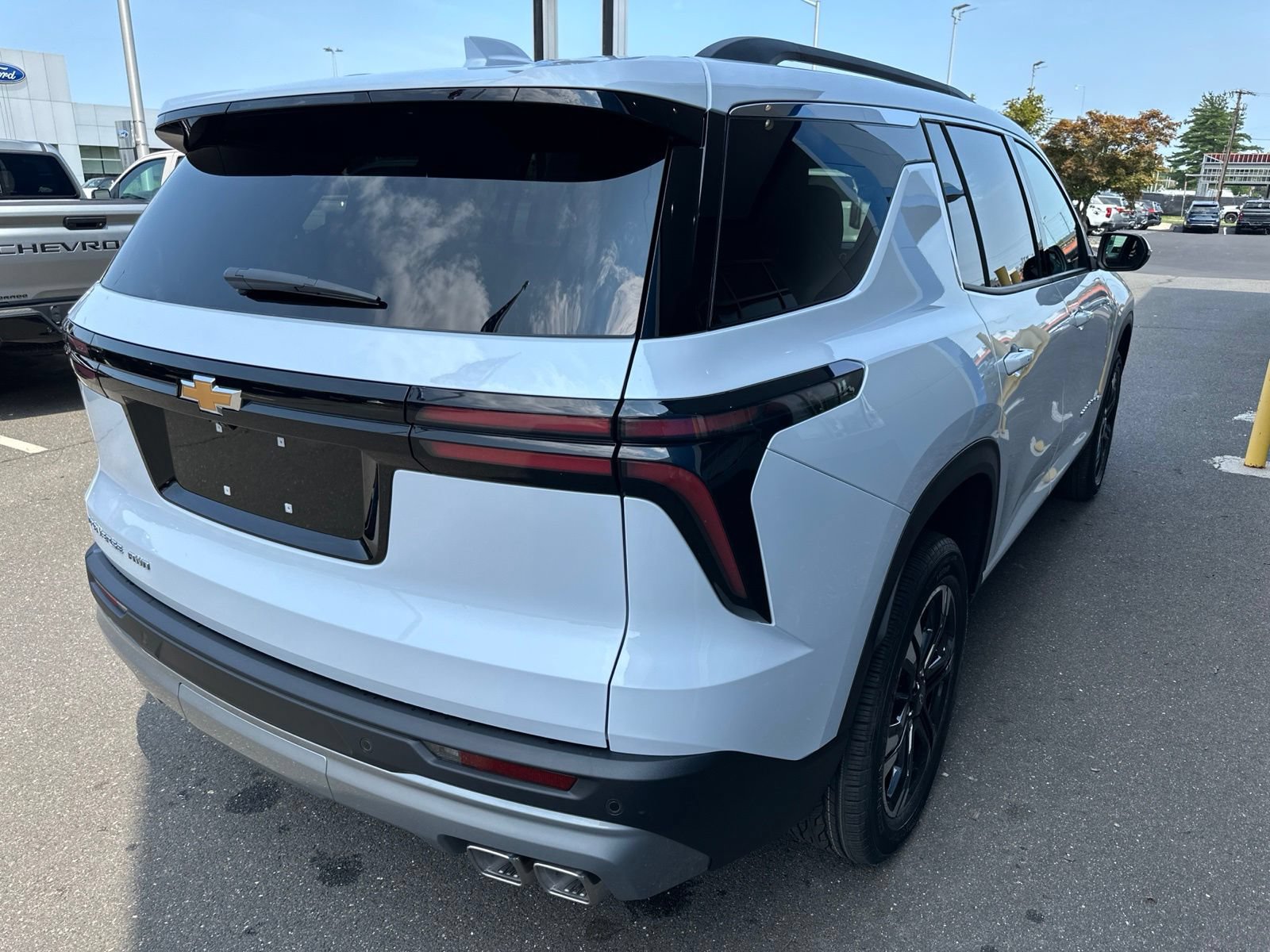 New 2027 Chevrolet Traverse LT w/ Sun and Wheel Package AWD/4WD image 6