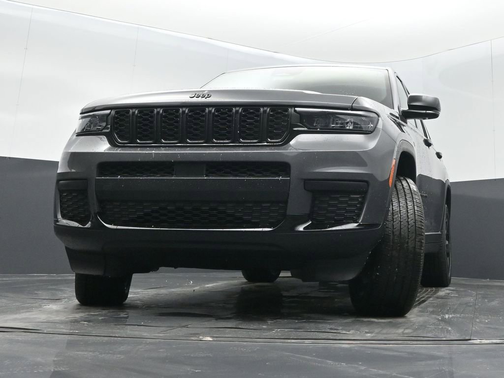 New 2025 Jeep Grand Cherokee L Altitude image 32