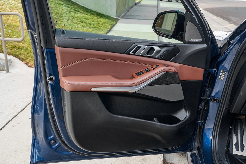 Used 2023 BMW X5 xDrive40i w/ M Sport Package image 9