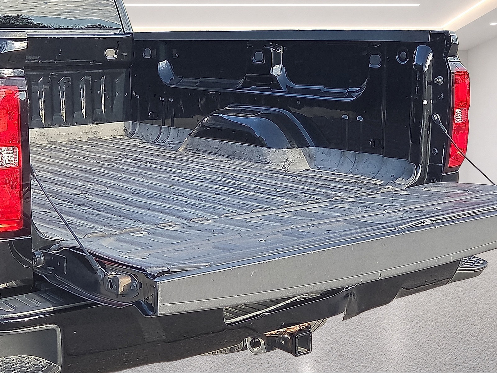 Used 2019 Chevrolet Silverado 1500 Custom w/ Custom Convenience Package RWD image 9