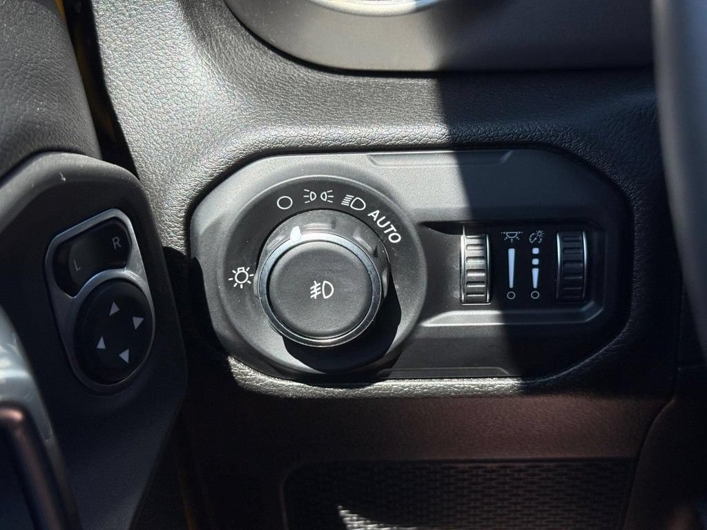 Used 2019 Jeep Wrangler Unlimited Sport S AWD/4WD image 20