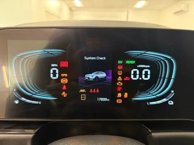 Used 2025 Kia Niro EX image 18