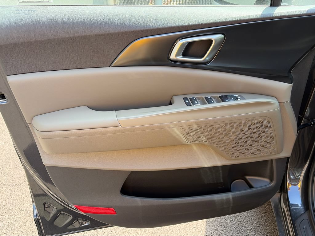 New 2027 Kia Carnival FWD image 16