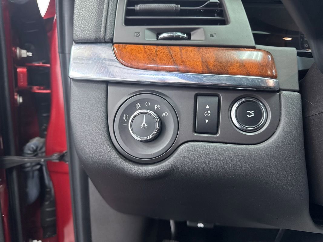 Used 2013 Lincoln MKS AWD image 11