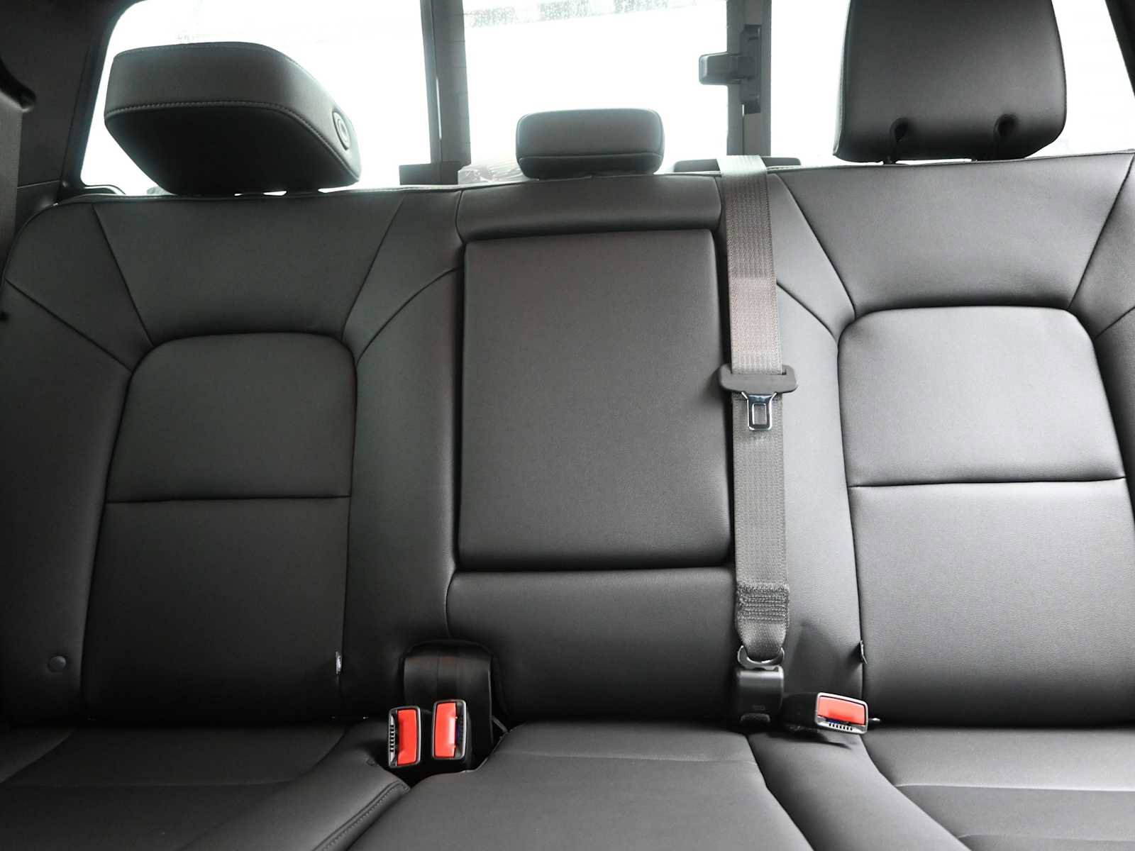 New 2026 GMC Canyon Elevation w/ Convenience Package image 16