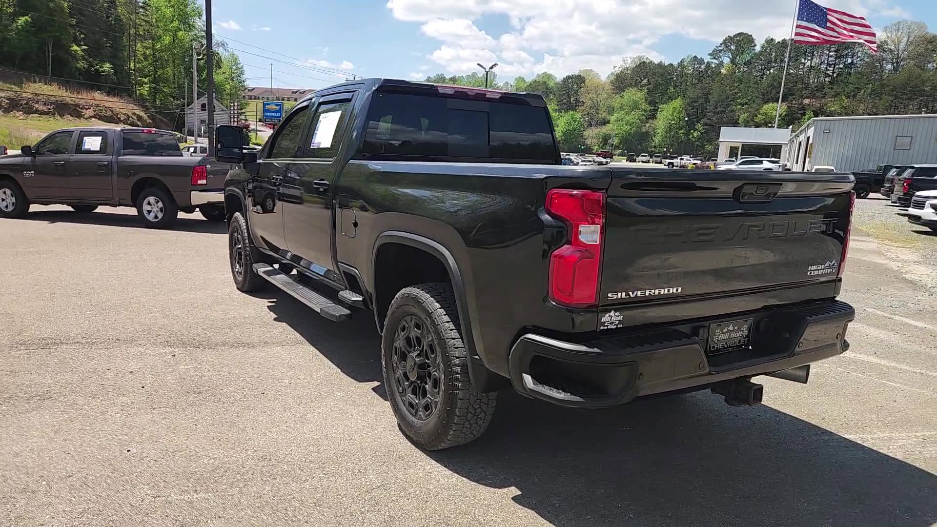 Used 2023 Chevrolet Silverado 2500 High Country w/ Safety Package II AWD/4WD image 3