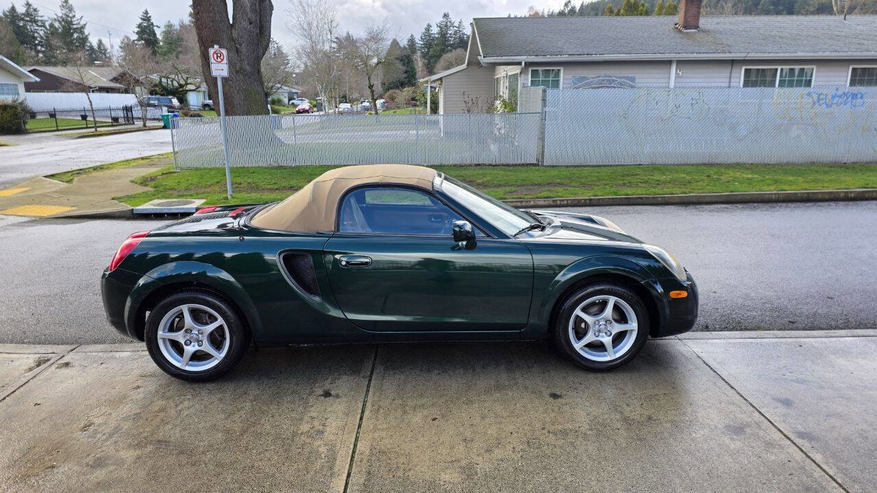 Used 2002 Toyota MR2 image 2
