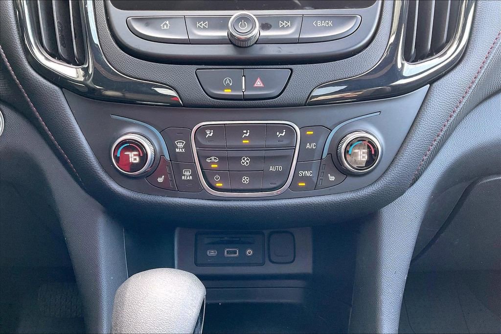 Used 2022 Chevrolet Equinox RS w/ RS Leather Package FWD image 32