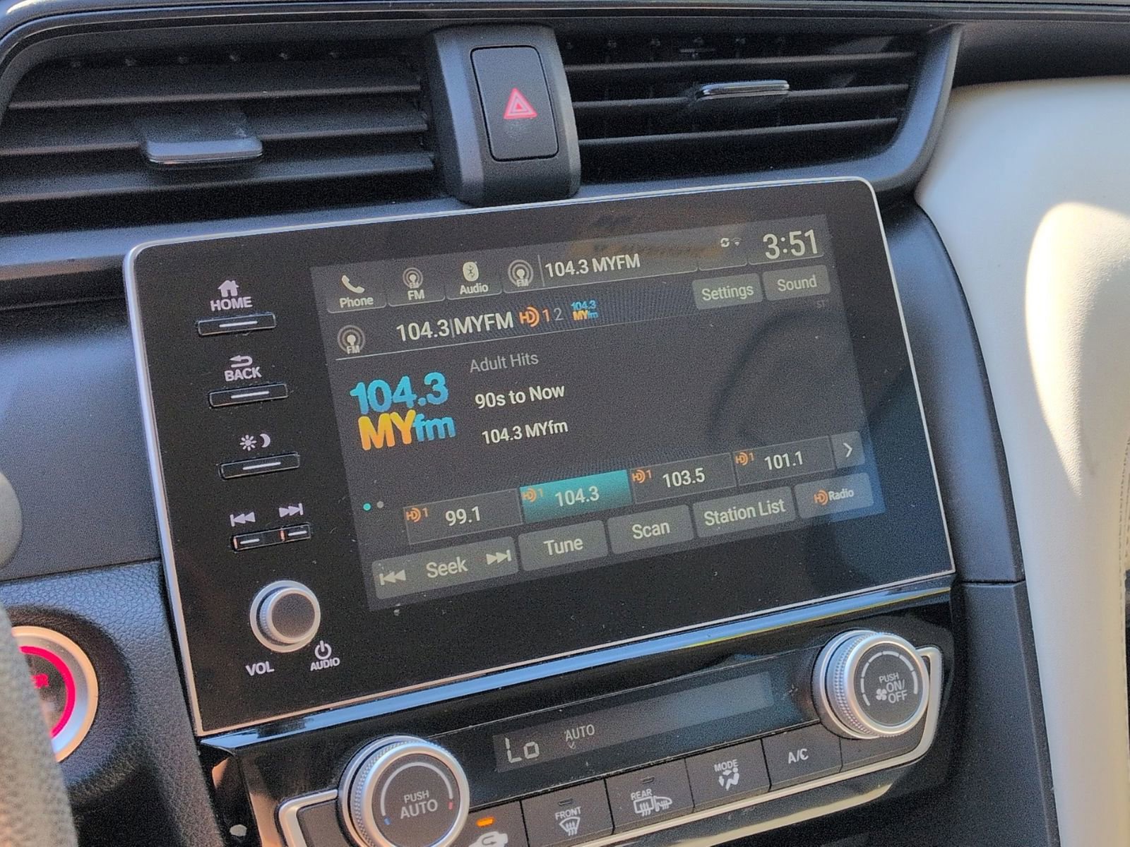 Used 2019 Honda Insight EX image 18