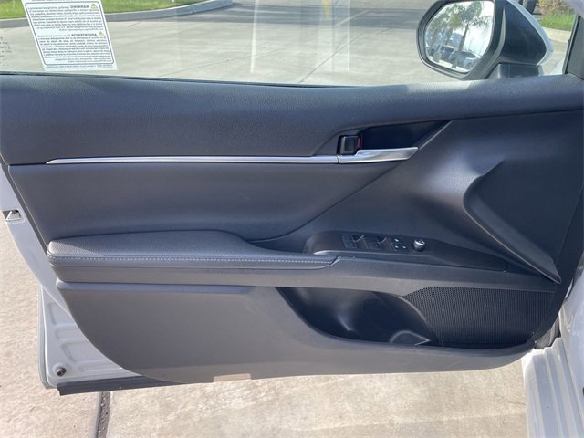 Used 2022 Toyota Camry XSE image 21