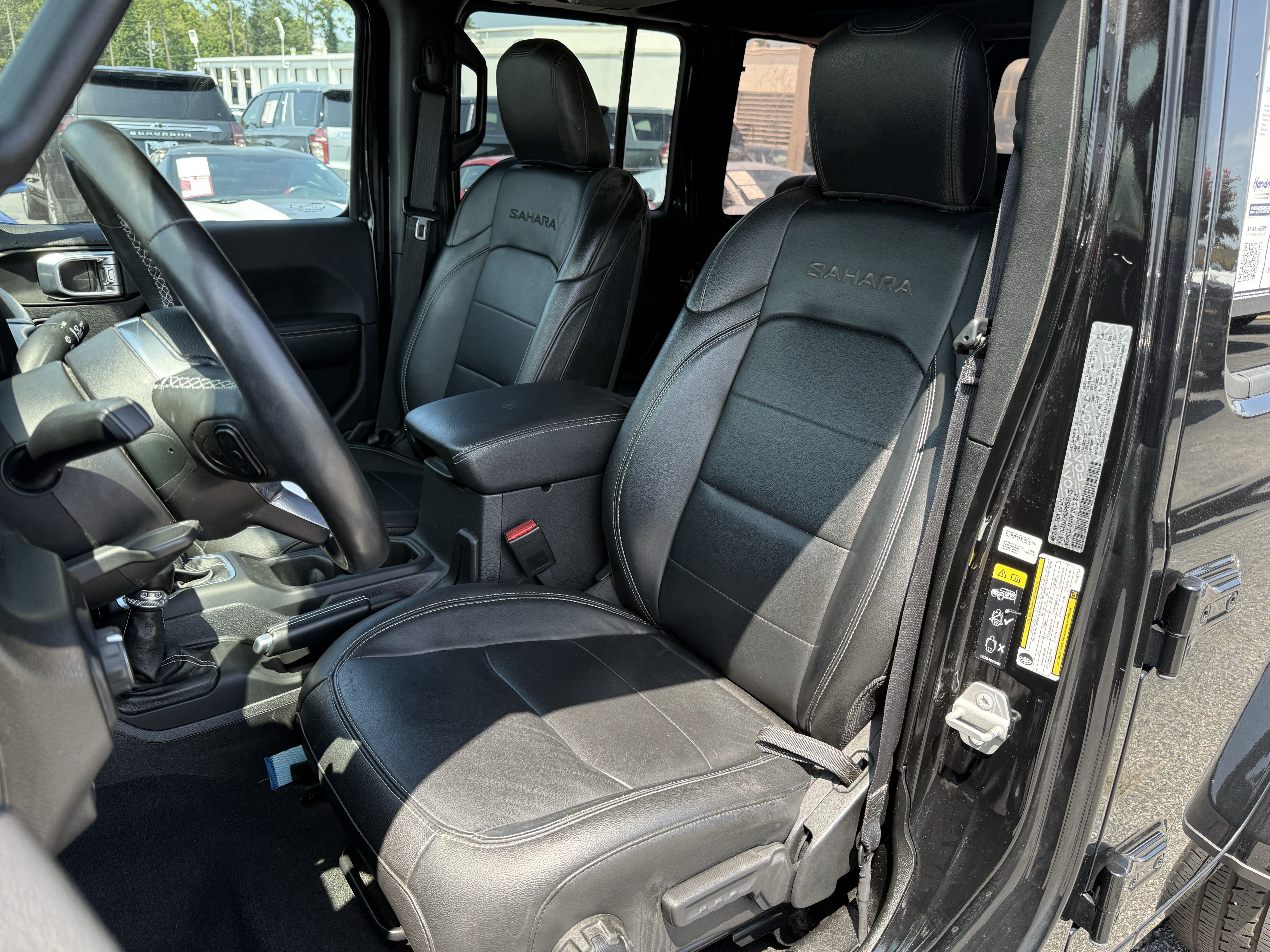 Used 2023 Jeep Wrangler Unlimited Sahara w/ Cold Weather Group AWD/4WD image 16